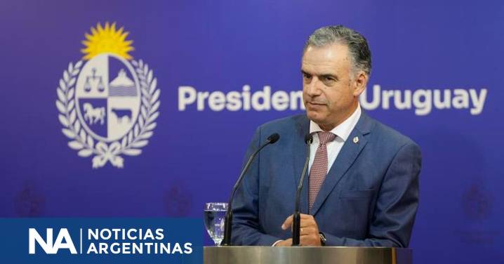 Yamandú Orsi defiende su “Revolución de las Cosas Simples” como eje de su gestión en Uruguay