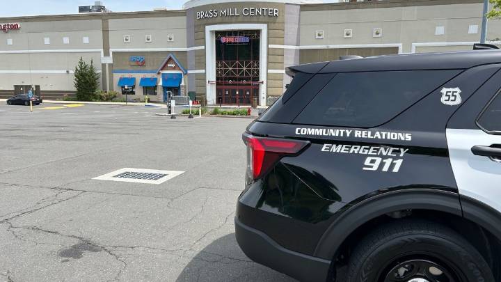 Police investigate $10,000 jewelry theft in Waterbury, Conn.