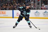 Deadspin | Kraken visit slumping Mammoth after snapping skid