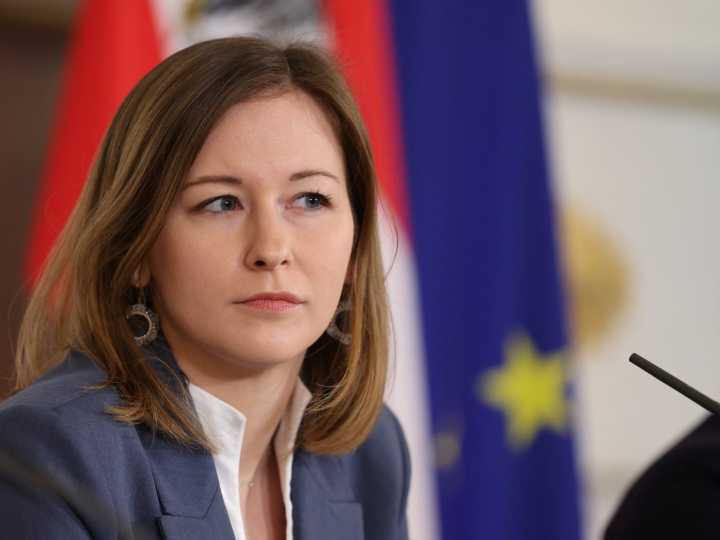 Austrian lawmakers pass headscarf ban for under