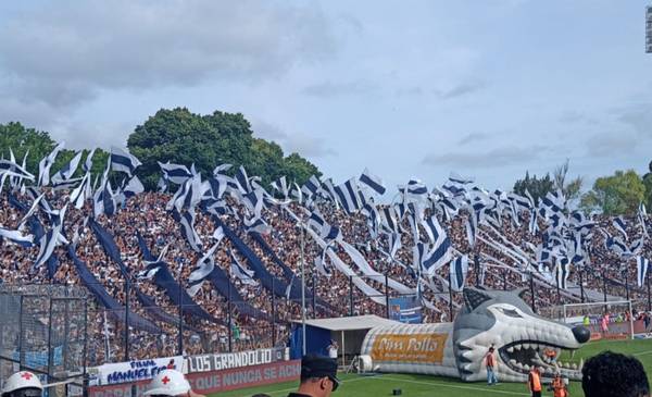 El estadio colmado mucho antes del comienzo del clásico