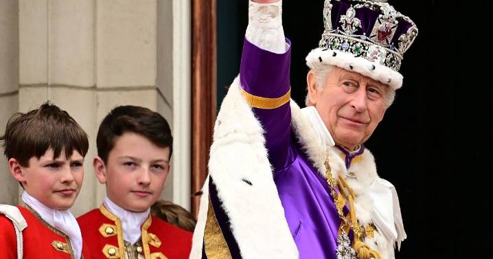 Protesters throw crumble and custard at Crown Jewels in Tower of London stunt