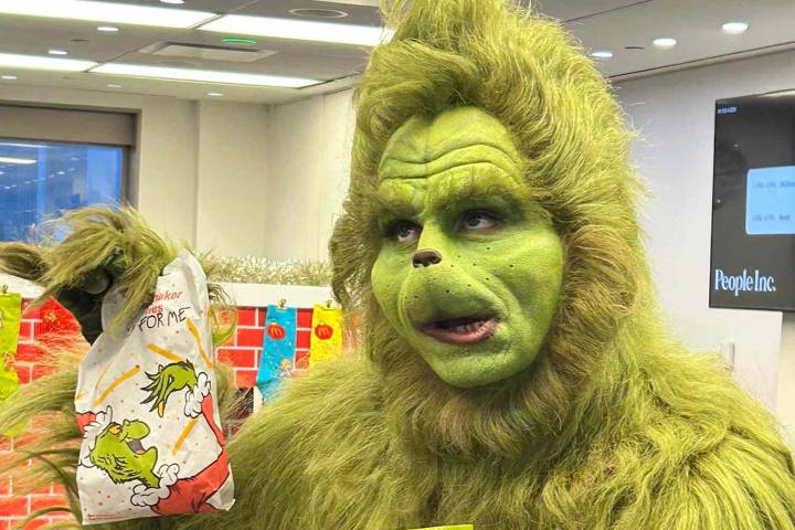 We Tried McDonald’s New Pickle-Flavored Grinch Fries