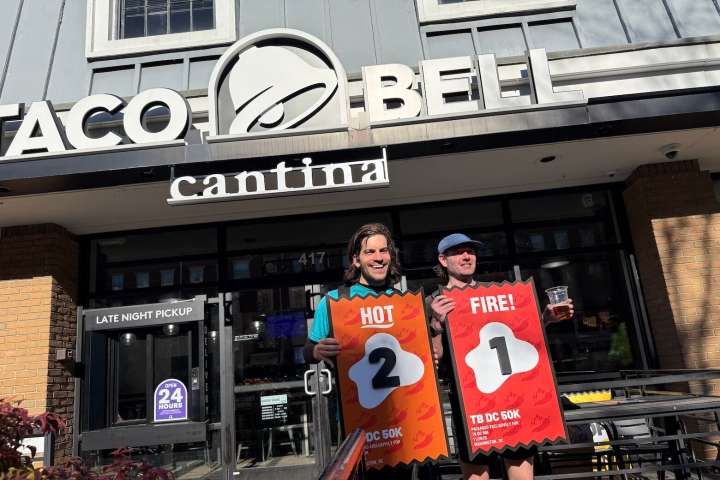 Runners pound the pavement, devour fast food at first Taco Bell DC 50K