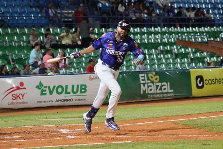 Cafecito Martínez vuelve a producir y supera en empujadas de por vida a Jesús Marcano Trillo