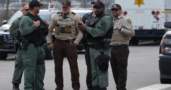 Court blocks the release of hundreds of immigrants arrested in a Chicago