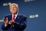 Trump signs order aimed at curbing state AI laws