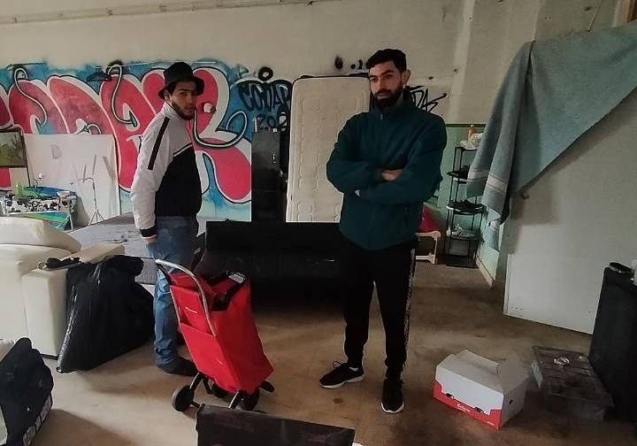 Dentro del edificio okupado de la polémica