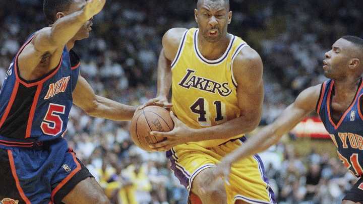 Muere Elden Campbell, excampeón de la NBA y compañero de O'Neal y Bryant en los Lakers