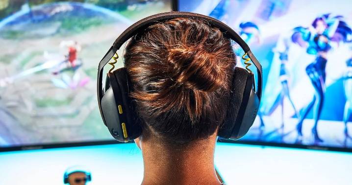 Logitech gaming headset with clear sound and comfortable fit now available at 61% discount