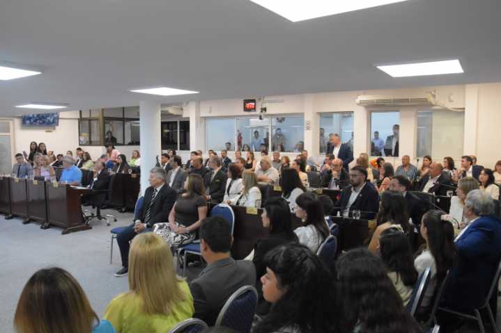 Sesión Preparatoria: juraron los diputados electos y ratificaron a Carmen Delgado en la Presidencia, junto a Susana Maggio y Santiago Pérez Pons