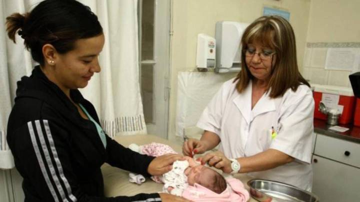 Salud detalló que de los 10 padres denunciados por no vacunar a sus hijos, 4 lo hicieron