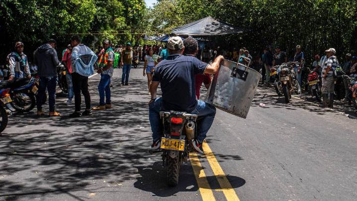 Bloqueos en vías golpean a la industria: empresas reportan decenas de eventos este año