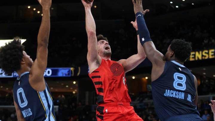 Grizzlies’ Ja Morant, Blazers’ Deni Avdija go face to face in heated moment