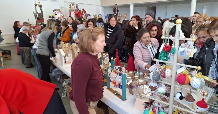 Mercadillo, talleres, conciertos y ‘papa noelada’ motera, Villoria está lista para la Navidad