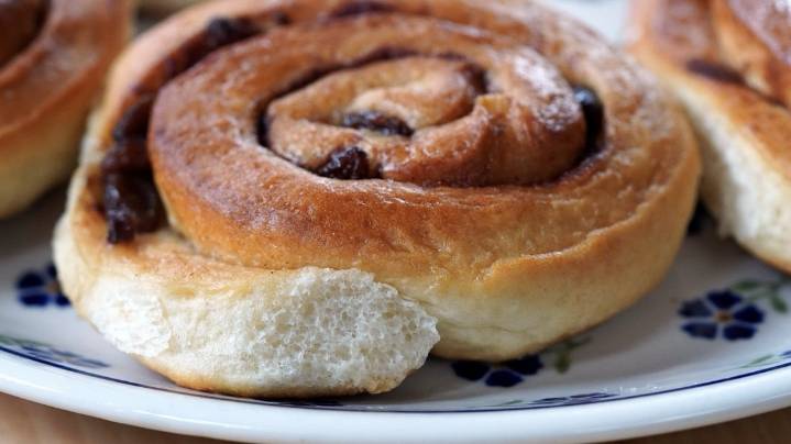 Mennonite Woman Ruins Perfectly Good Cinnamon Buns By Adding Raisins