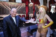 Brad Pizza y Aixa Sosa se hacen tatuajes y lucen anillos simbólicos