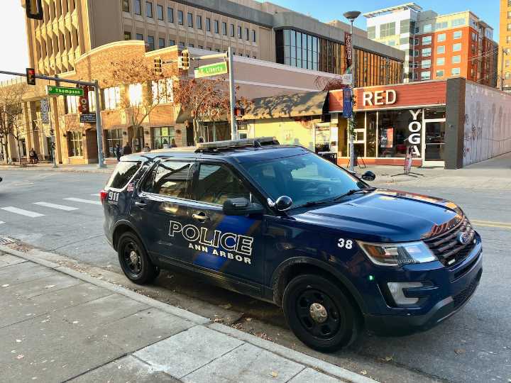 Social workers, police could team up to handle 911 calls in Ann Arbor under new program
