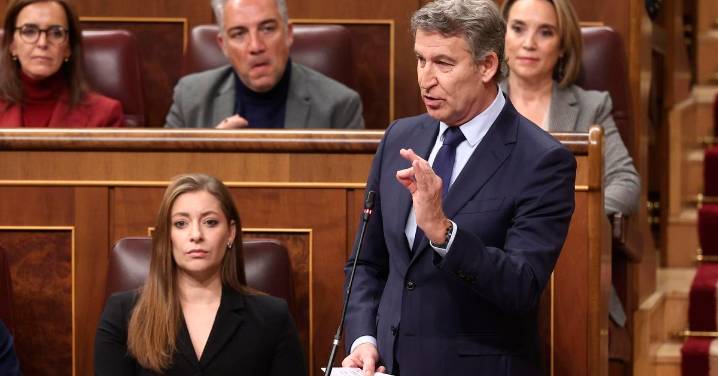 Feijóo exige a Sánchez un pleno extraordinario la semana próxima por la "corrupción sistémica"