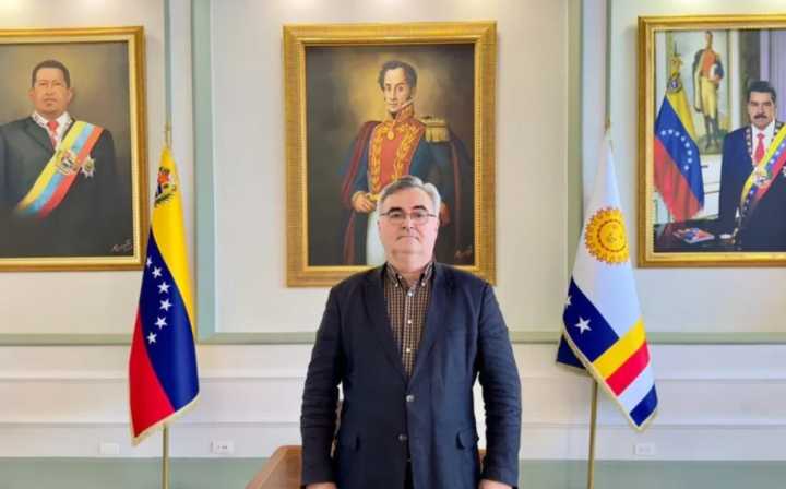"He regresado a la tierra de Bolívar, Chávez y Maduro": embajador de Rusia en Caracas retorna a Venezuela