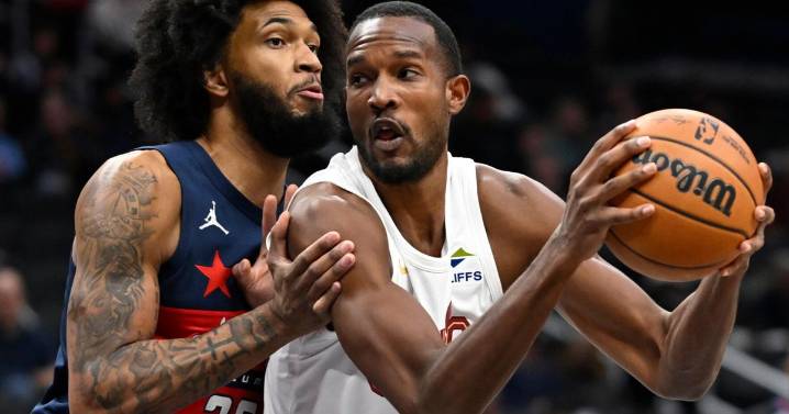 Cavaliers' Evan Mobley will be sidelined 2-4 weeks due to left calf strain