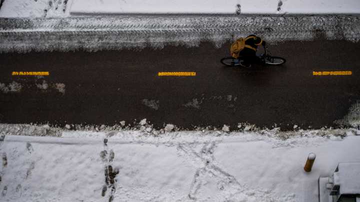 See photos of snow-covered Bloomington in early December snow