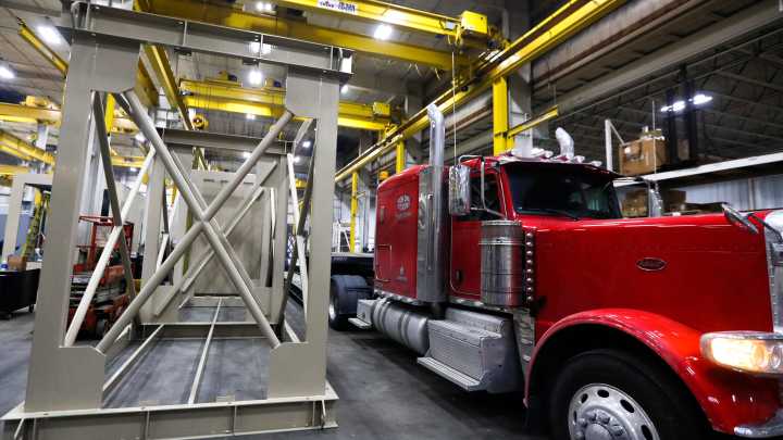 De Pere manufacturer will expand to Des Moines area, create 100 jobs