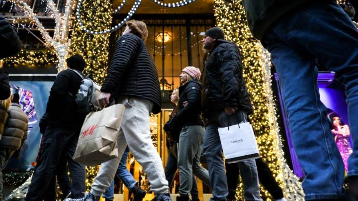 Economic confidence slips: Gallup