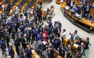 Diputados en Brasil aprueban proyecto de ley para reducir pena de Bolsonaro, expresidente condenado por golpismo