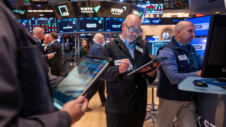 Stock market today: Live updates