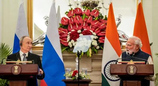 Modi, Putin discuss ways to combat terrorism