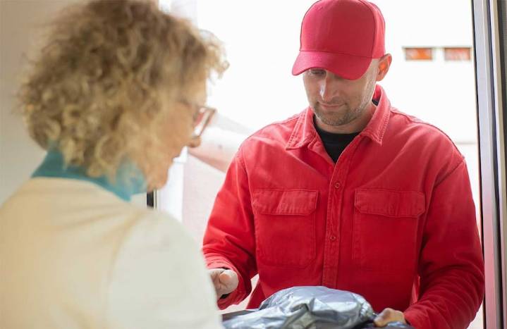 Imponen nuevos cargos por pedidos en línea en Estados Unidos: impuestos a domicilio se agregan a los pedidos entregados en las puertas de los compradores