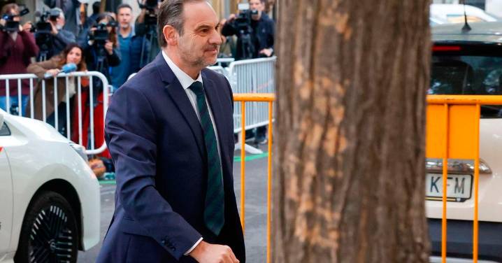 Ábalos ofreció un puesto de asesora a la hija de Carmen Pano: "Todo el día baboseándote"