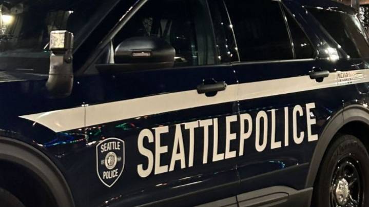 Teens between 15 and 17 accused of shooting at Seattle cop during I