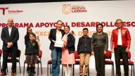 Impulsan educación de Nuevo Laredo con entrega de tablets a alumnos destacados