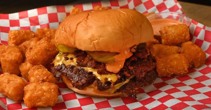 NFA Burger’s full-service Avalon restaurant chases fast