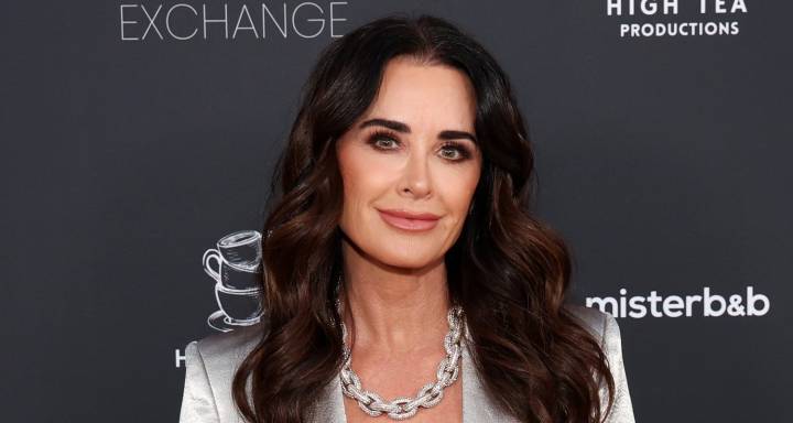 Kyle Richards Reveals She Was ‘In a Relationship’ Following Mauricio Umansky Split | kyle richards, real housewives of Beverly hills