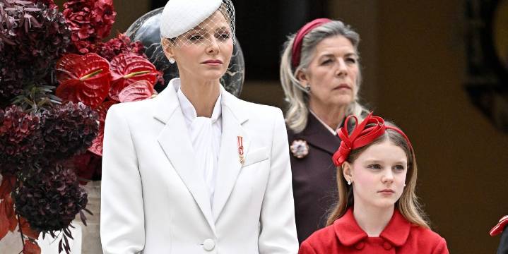 La princesa Gabriella de Mónaco sorprende a los 10 años con el conjunto de tweed blanco más elegante de Dior