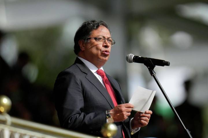 Presidente de Colombia ofrece a Cartagena como sede para posible diálogo Venezuela