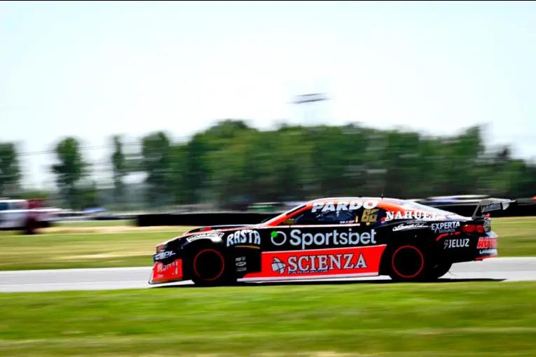 Agustín Canapino quedó a un paso de coronarse campeón con la pole en el TC