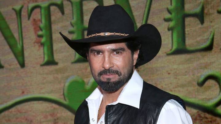 Arturo Carmona responde a la orden de restricción que Alicia Villarreal anunció en su contra