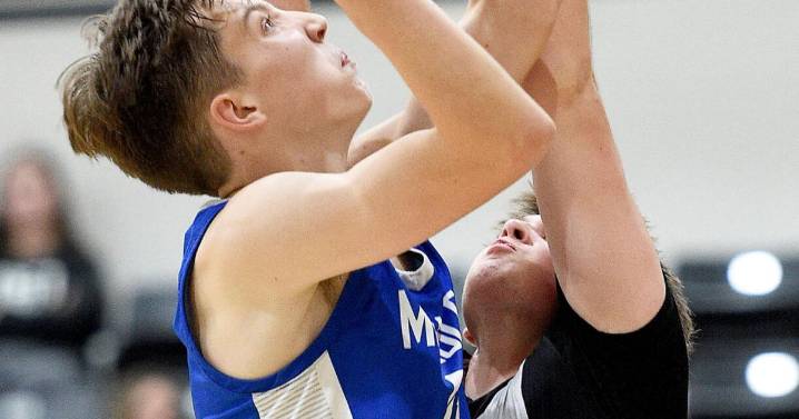 McAuley survives defensive battle