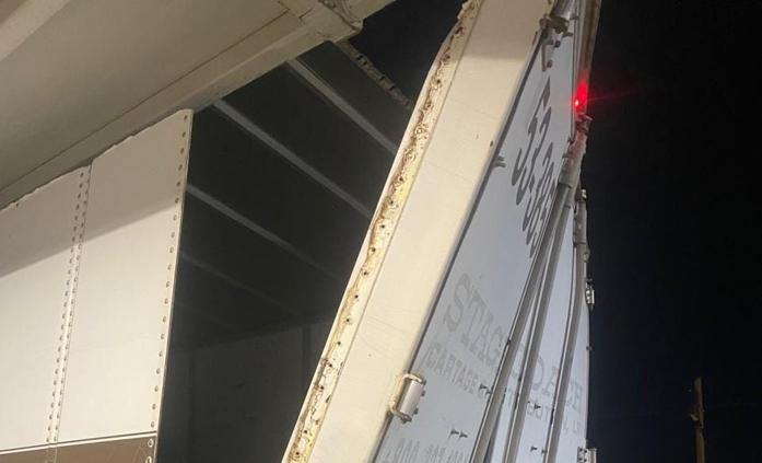 Chocó trailero vs estación Villarreal del JuárezBuz