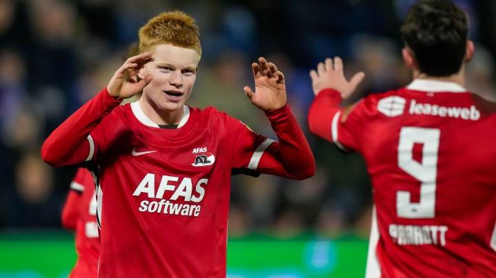 Transfer rumors, news: Chelsea lead Man United, Newcastle in Smit race