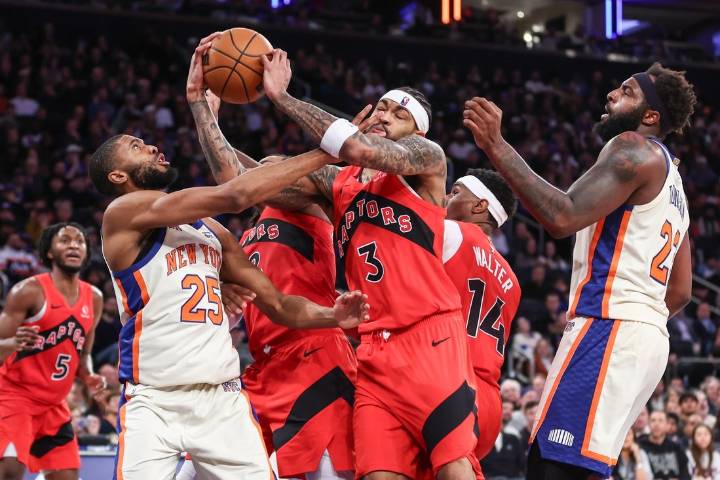 Deadspin | Knicks own nine straight over Raps entering NBA Cup quarterfinal