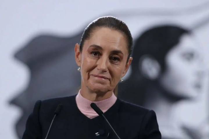 Sheinbaum afirma estar "muy contenta" con el respaldo de su antecesor