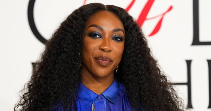 Departing ‘SNL’ Star Lands Big Awards Show Hosting Gig