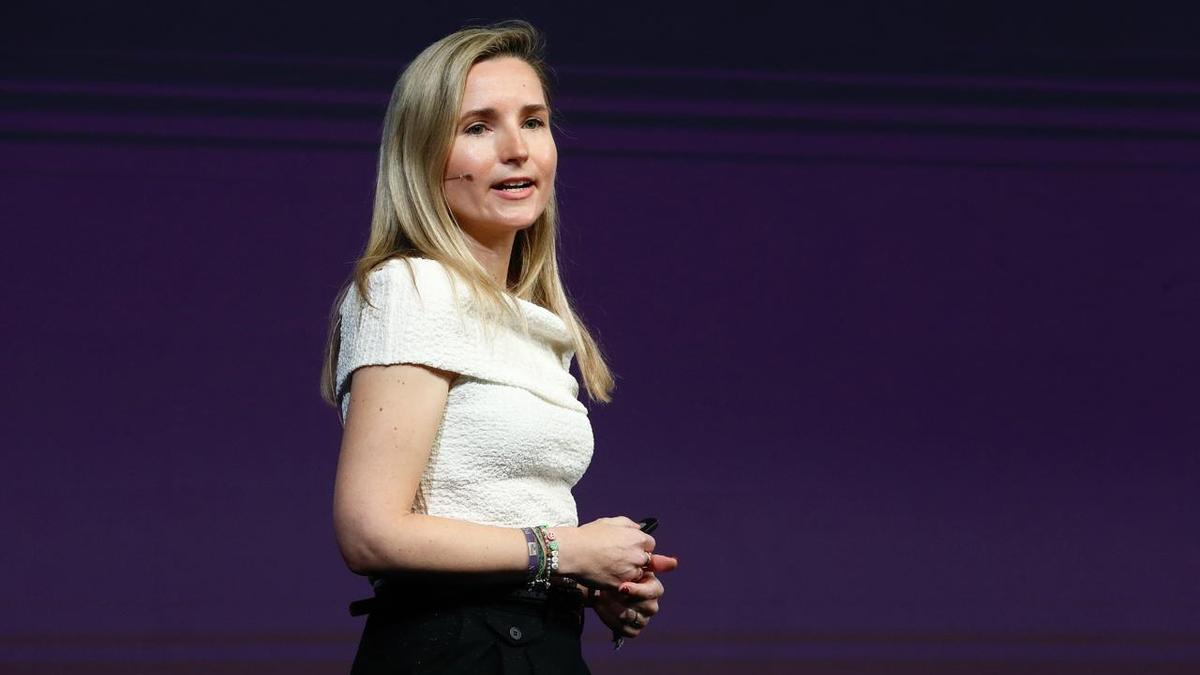 Reyes Bellver, directora de fútbol femenino de la RFEF: "No hubo casting para el puesto de seleccionadora; Sonia Bermúdez es una entrenadora excepcional"