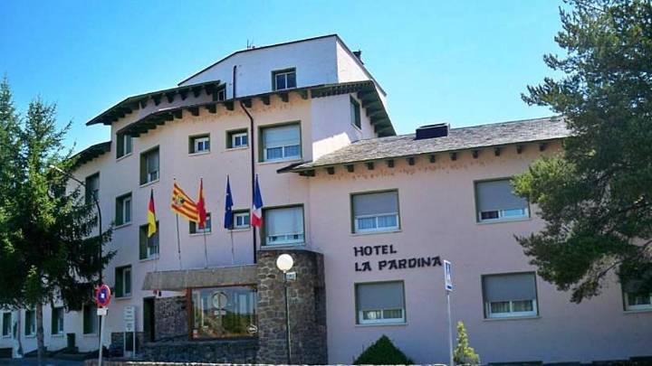 Los propietarios del hotel de Huesca que se ha quedado sin licencia por alojar migrantes: "Hemos pedido ser hostal y tampoco hemos podido"