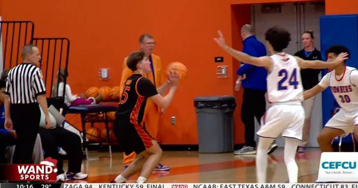 FRIDAY FRENZY: Warrensburg-Latham starts season 5